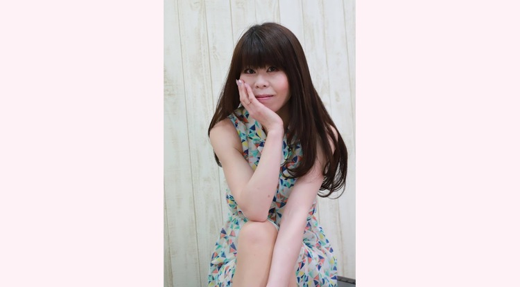 ヨガインストラクター若葉りな