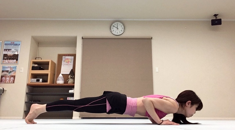 ヨガインストラクター若葉りな