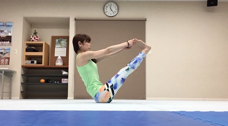 ヨガインストラクター若葉りな