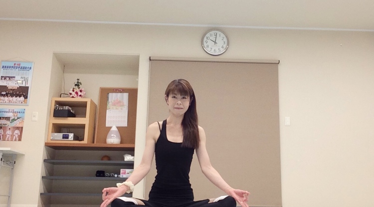 ヨガインストラクター若葉りな