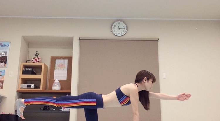 ヨガインストラクター若葉りな