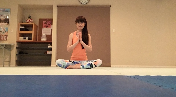 ヨガインストラクター若葉りな